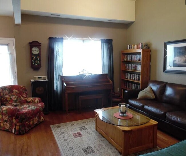 Photo - 2436 Surrey Dr