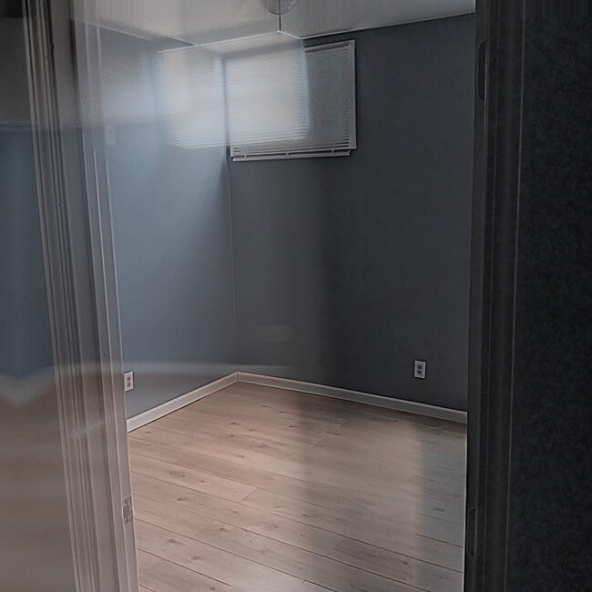 Photo - 351 Southwestern Pky