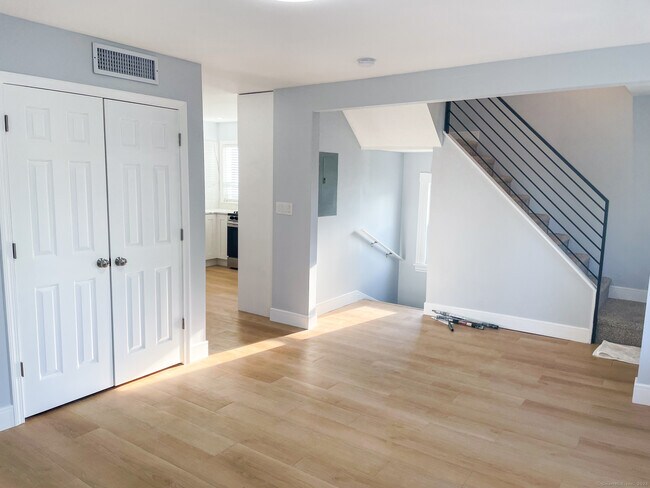 Photo - 128 Victory St Unit 2