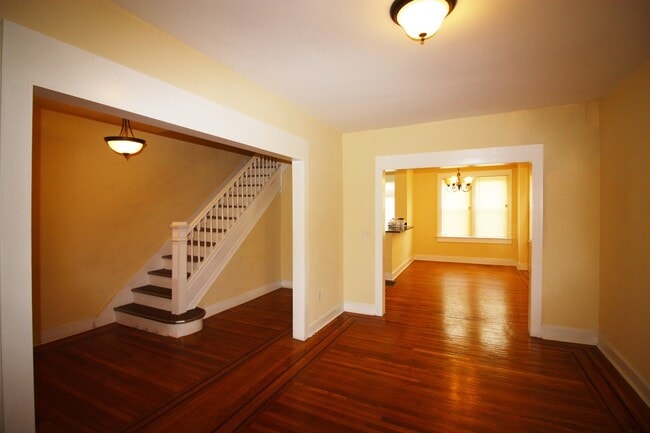 121 S Wickham Rd