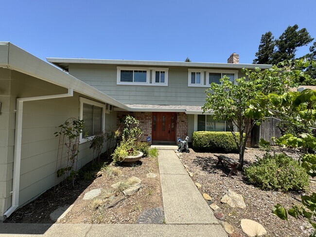Building Photo - 4825 Rockland Way Rental