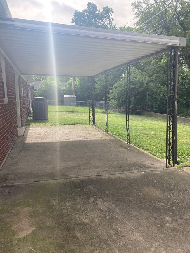 Photo - 144 McCraw Dr