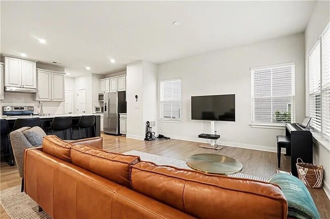 Photo - 136 Salt Lk Ln