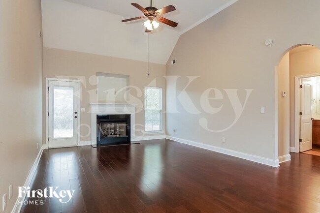 Photo - 1012 Pilgrim Ln