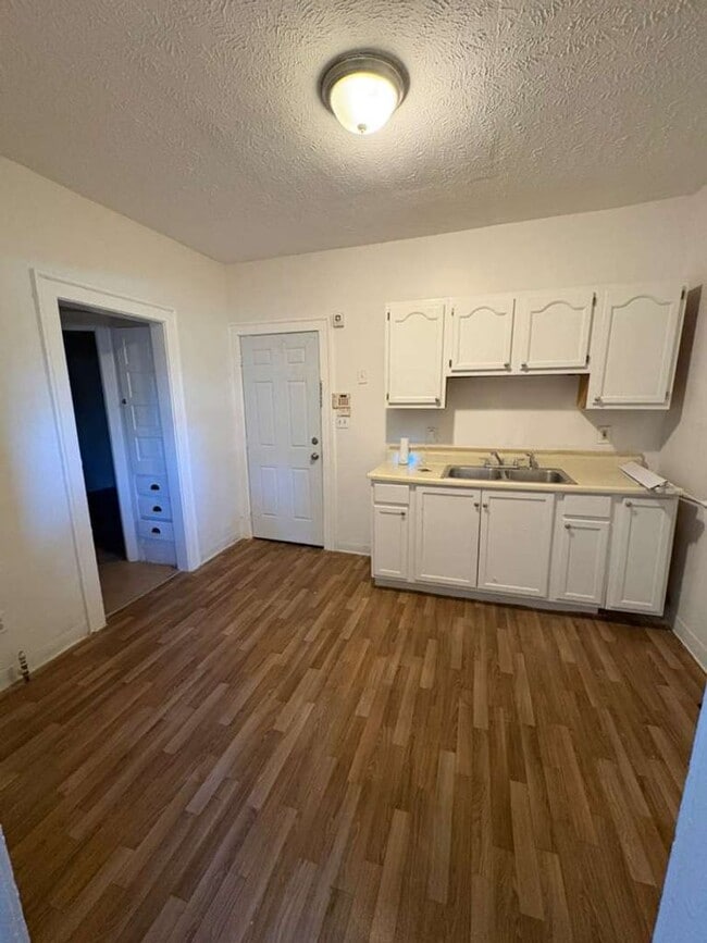 Photo - 3454 E 118th St Unit LOWER