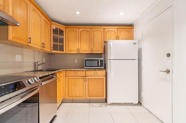 Photo - 2821 N Miami Beach Blvd Unit 6Q