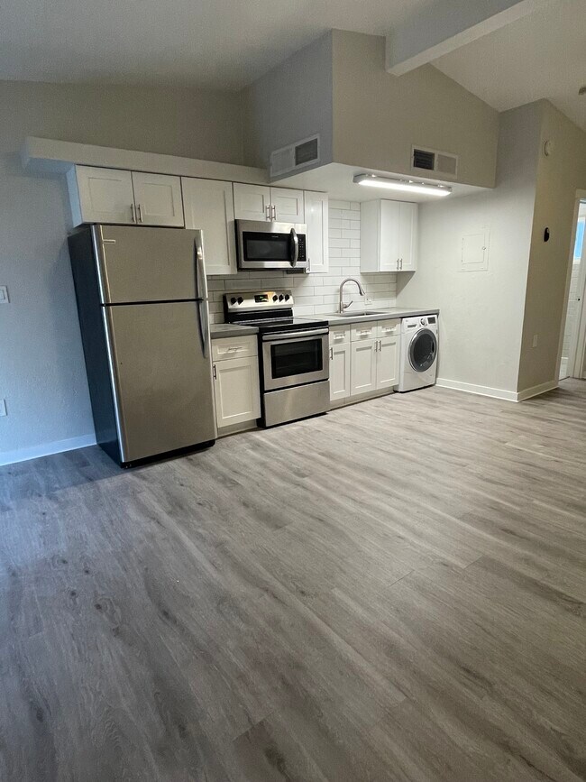 Photo - 400 on Pasadena