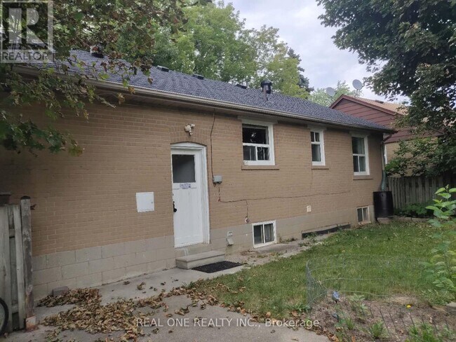 Photo - 93 Cartier Crescent