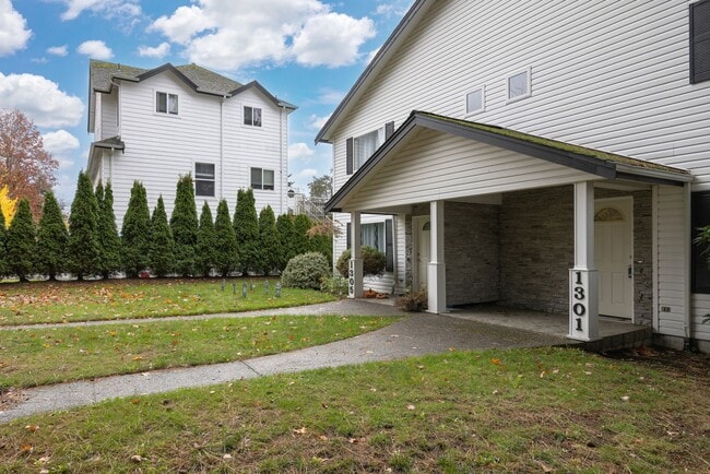 Photo - 1301-1305 Mitchell Ave Unit 1305 Mitchell