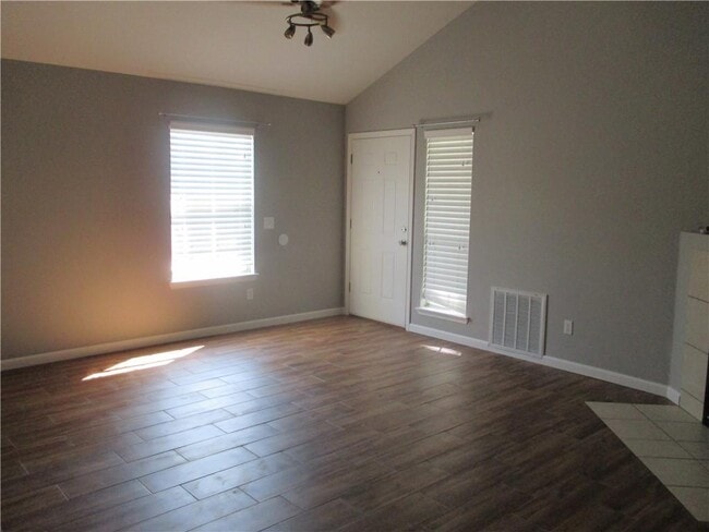 Photo - 2203 Chanel St