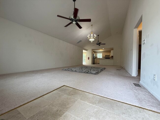 2 Club House Ln