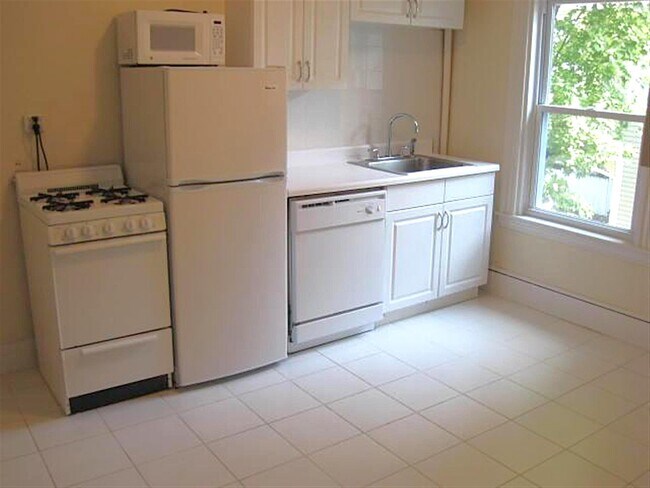 Photo - 33 Chester St Unit 2R