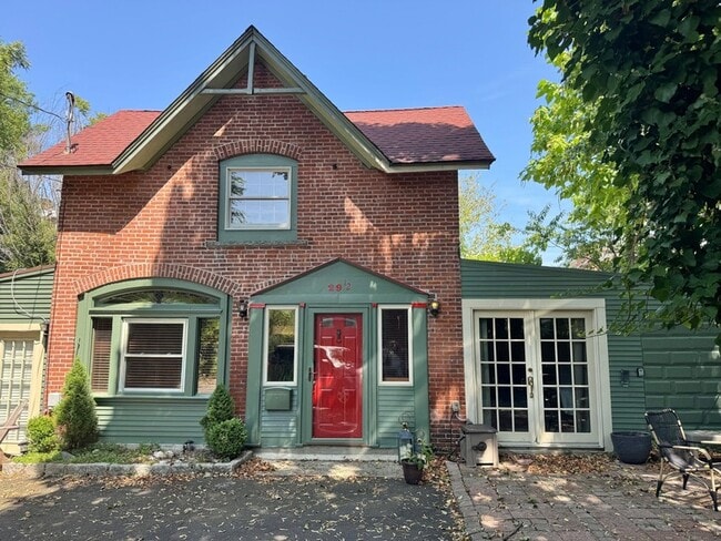 Building Photo - 29 Eld St Rental