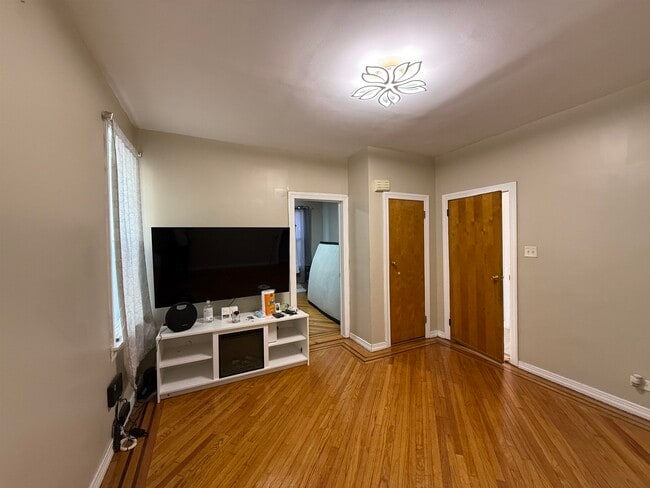 Photo - 360 Ege Ave Unit 1