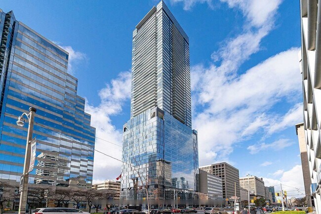 Building Photo - 488 University Ave