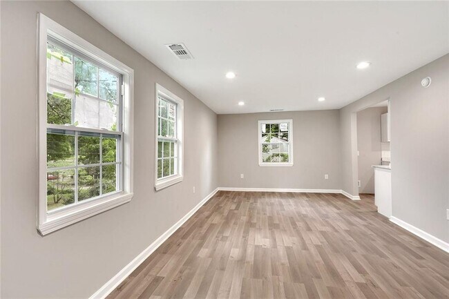 2157 Penelope St NW