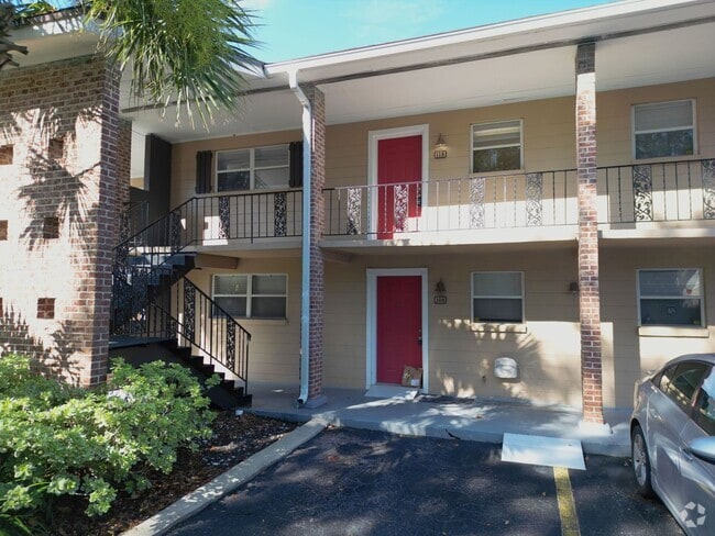 Building Photo - Creekside 2 bedroom 2 bath Condo Available...