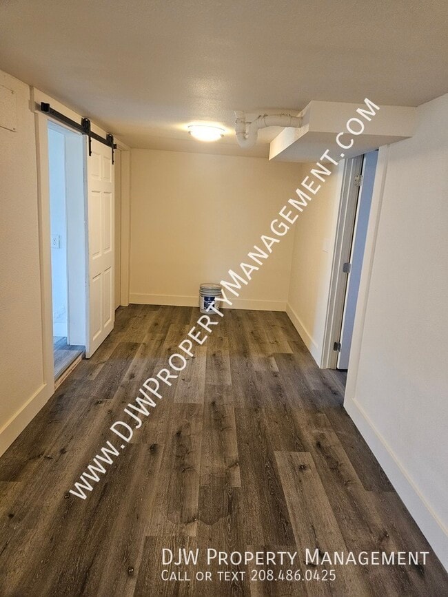 Photo - 506 5th Ave S