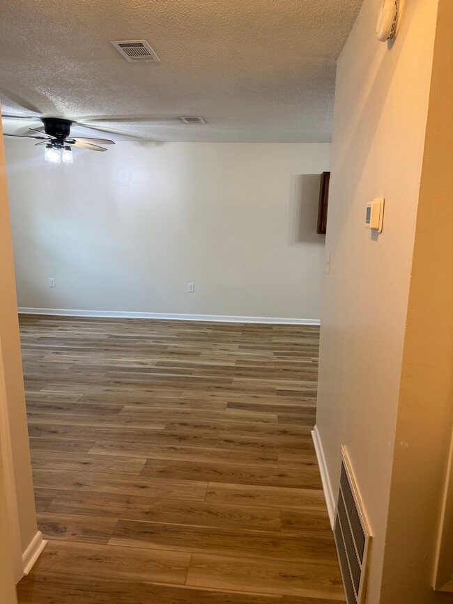 Photo - 706 Shady Ln Dr Unit D