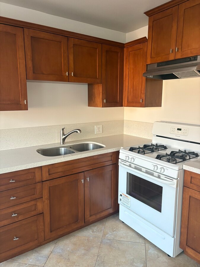 Photo - 414 E Elk Ave Unit A