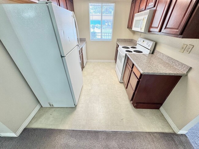 Photo - BEAUTIFUL 1 BEDROOM CONDO!