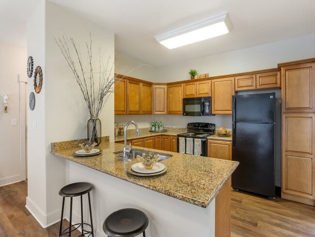 Building Photo - San Moritz Apartments