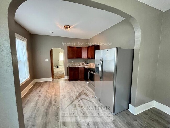 Photo - 917 E Platte Ave