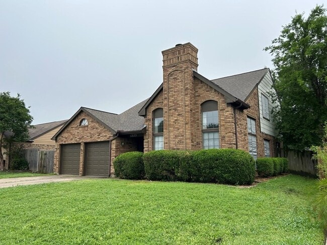 Photo - 1225 Eaton Ln