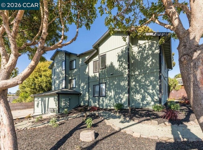 Photo - 4800 Bayview Ave Unidad APT B