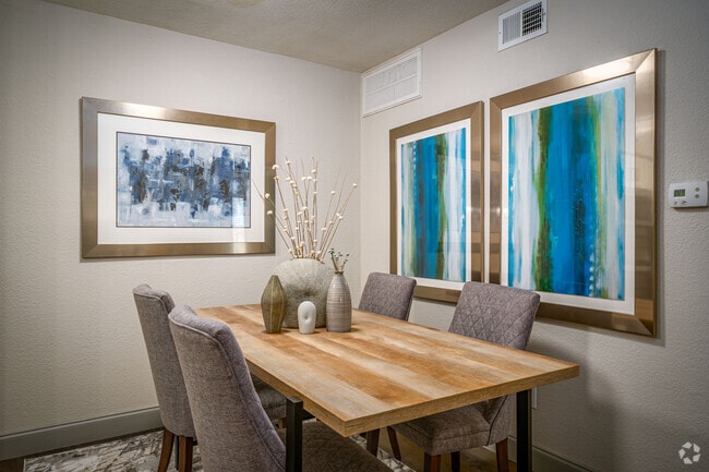 1BR, 1BA - 800SF