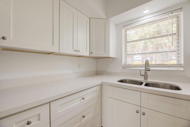 Photo - 1017 NW 30th Ct Unidad 1