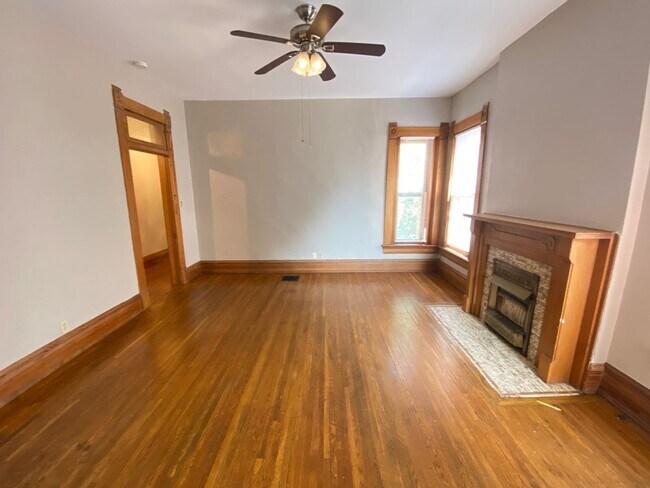 Photo - Neil Ave 1043-1045 NCR Unit 1043