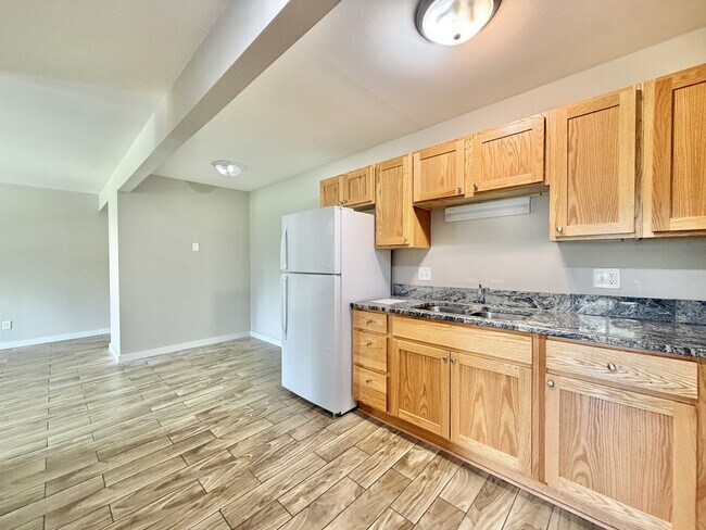 Photo - 821 George St Unit 10