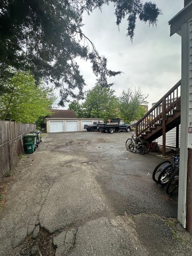 Photo - 92-94 Waltham Street, Watertown, MA Unidad 92-4