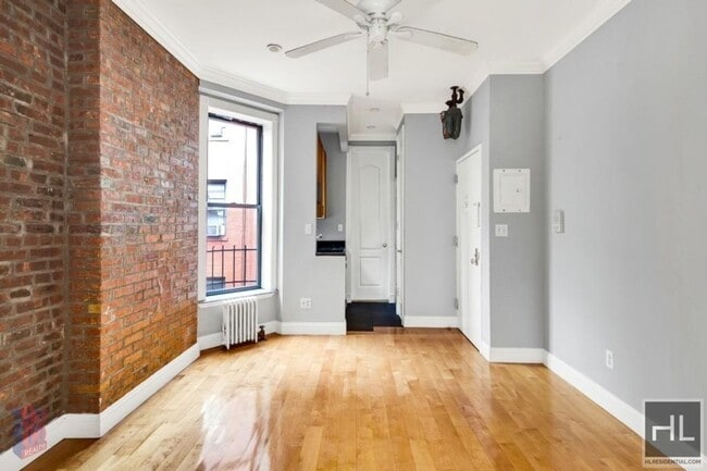 Photo - Mott Street Unidad 16