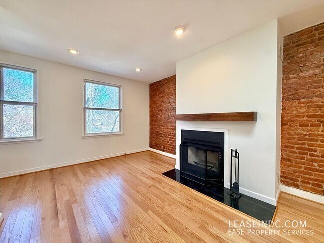 Photo - 1239 C St SE Unit #3