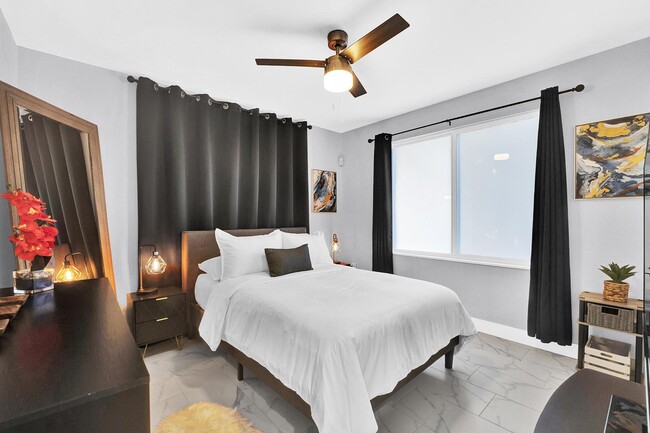 Photo - 2440 SW 19th Ave Unit Cozy Tropical Oasis