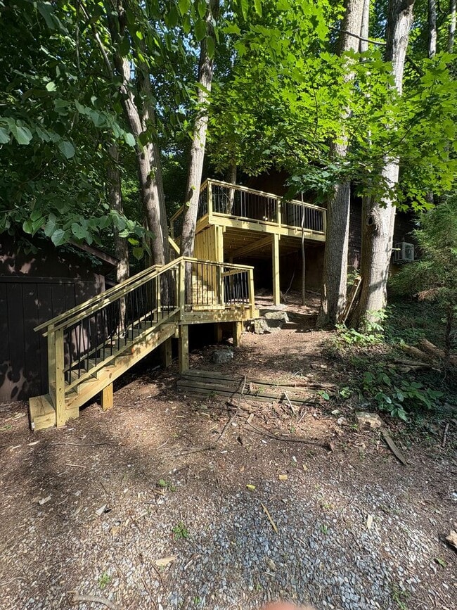 Building Photo - This is a hidden gem!