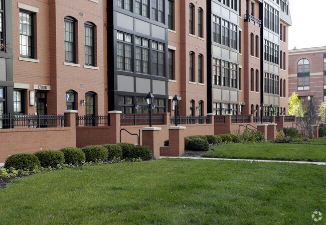 Photo - Gaslight Square