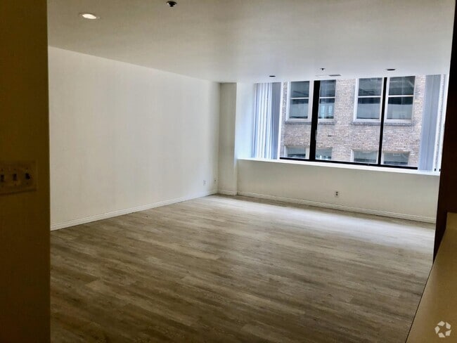 Building Photo - 44 W 300 S Rental
