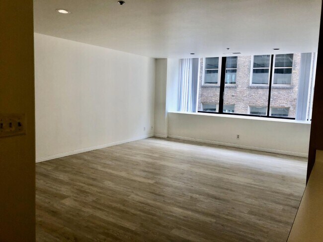 Building Photo - 44 W 300 S Rental