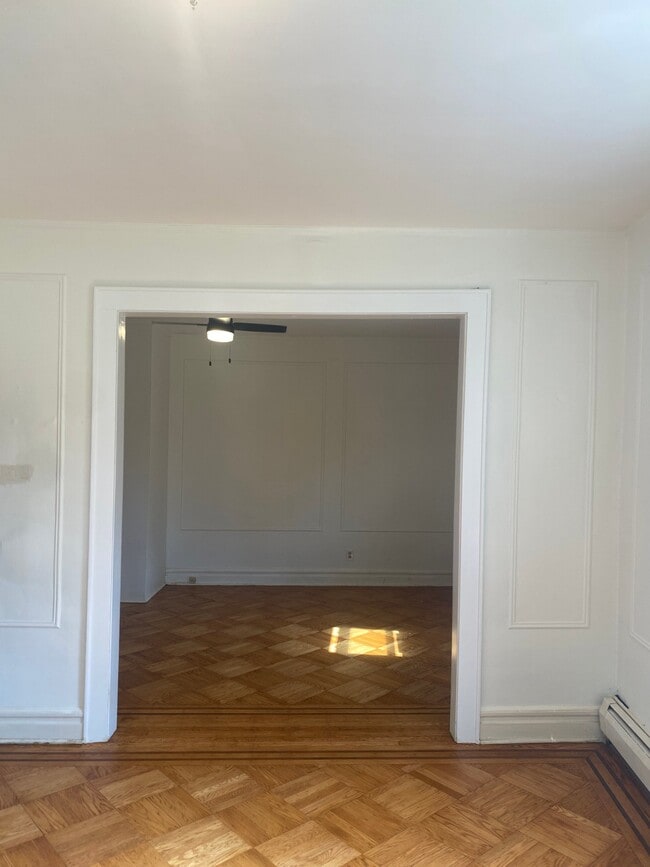 Building Photo - 185 High St Unit Apt e