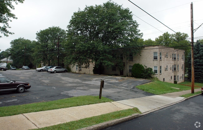 Photo - Muhlenberg Lakeview Apartments