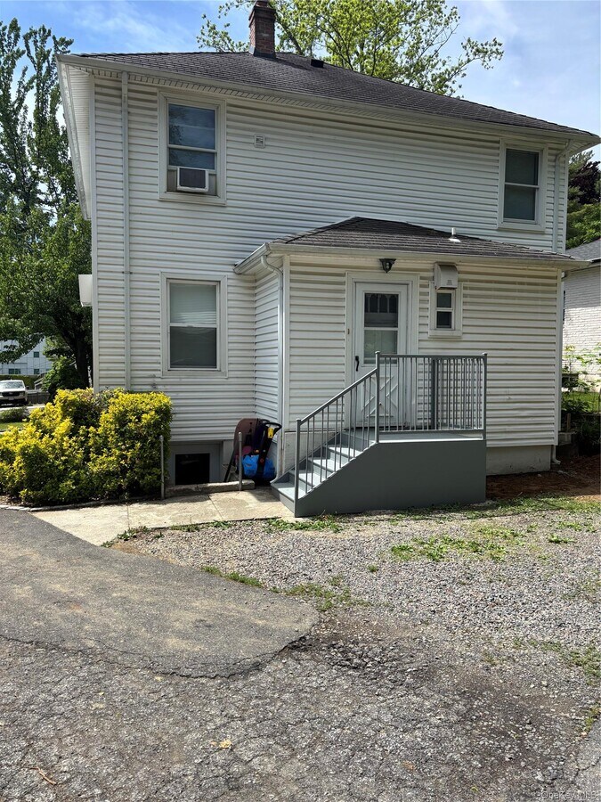 Photo - 261 Schenck Ave Unit 1st Floor