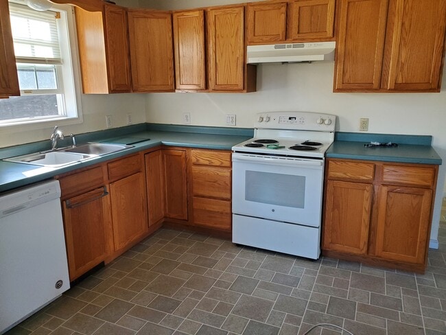 Photo - 951 Salmon Falls Rd