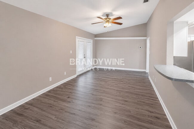 Photo - 220 Bonnie Glen Ln