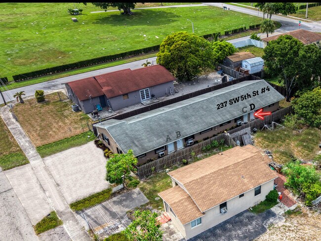Photo - 237 SW 5th St Unit 4D