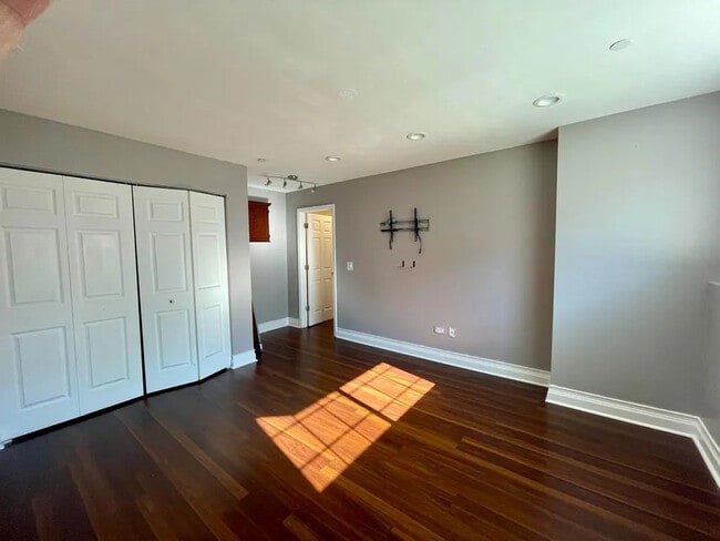 Photo - 2915 Henley Ln