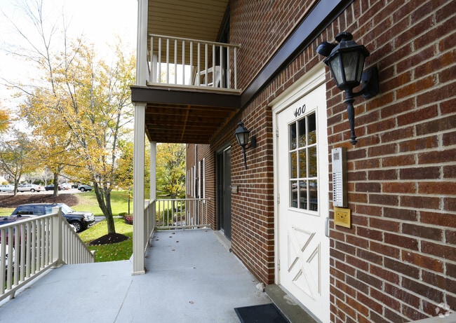 Laurelwood Apartments and Townhouses