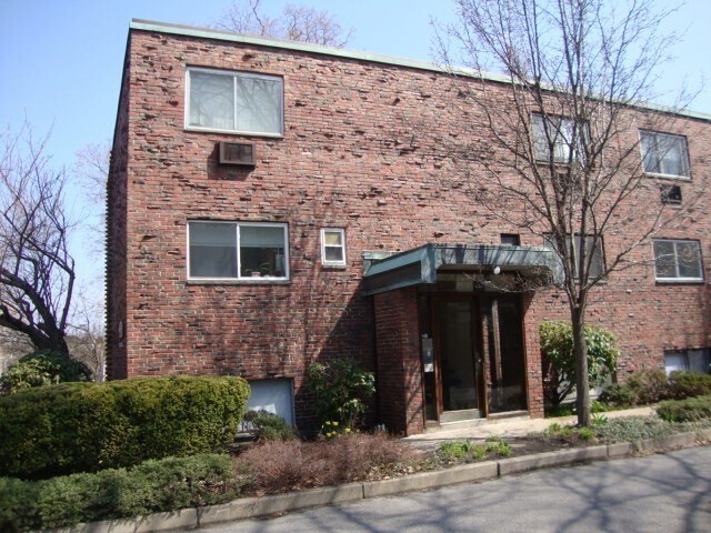 Building Photo - 53 St Paul St Unit 3